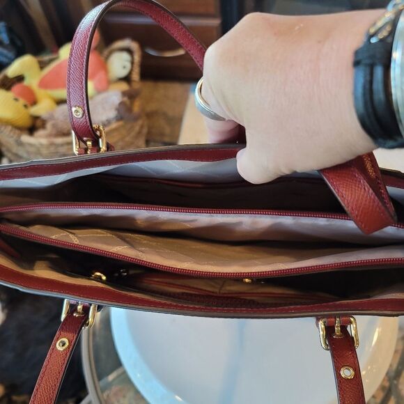 Michael Kors Tote  - Picture 3 of 7